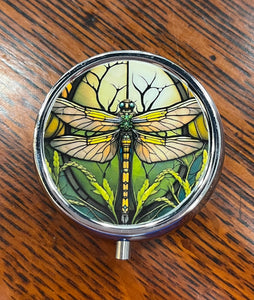 Round Metal Stitch Marker Holder, 3 Sections, Green Dragonfly