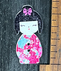 1 1/4 inch Geisha Doll, Flowers on a Plum robe, 2 hole Wood Button