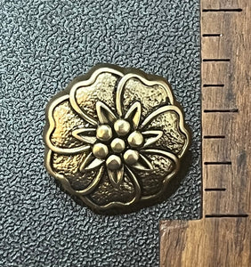 3/4 Inch Sewing Shank Buttons Gold Tone Stylized Dalia