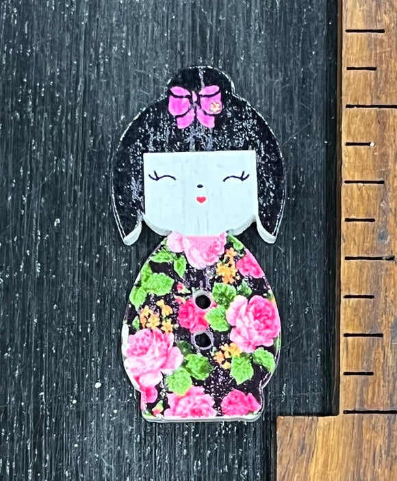 1 1/4 inch Geisha Doll, Pink Flowers on Black robe, 2 hole Wood Button