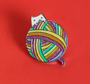 Glitter Yarn Ball Kitty Pin