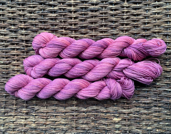 Luster Wool color Wild Rose HSFC