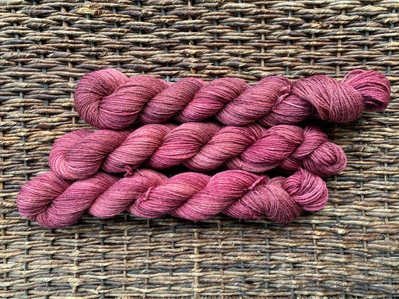 Luster Wool color Cranberry HSFC